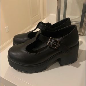Mary Jane platforms
